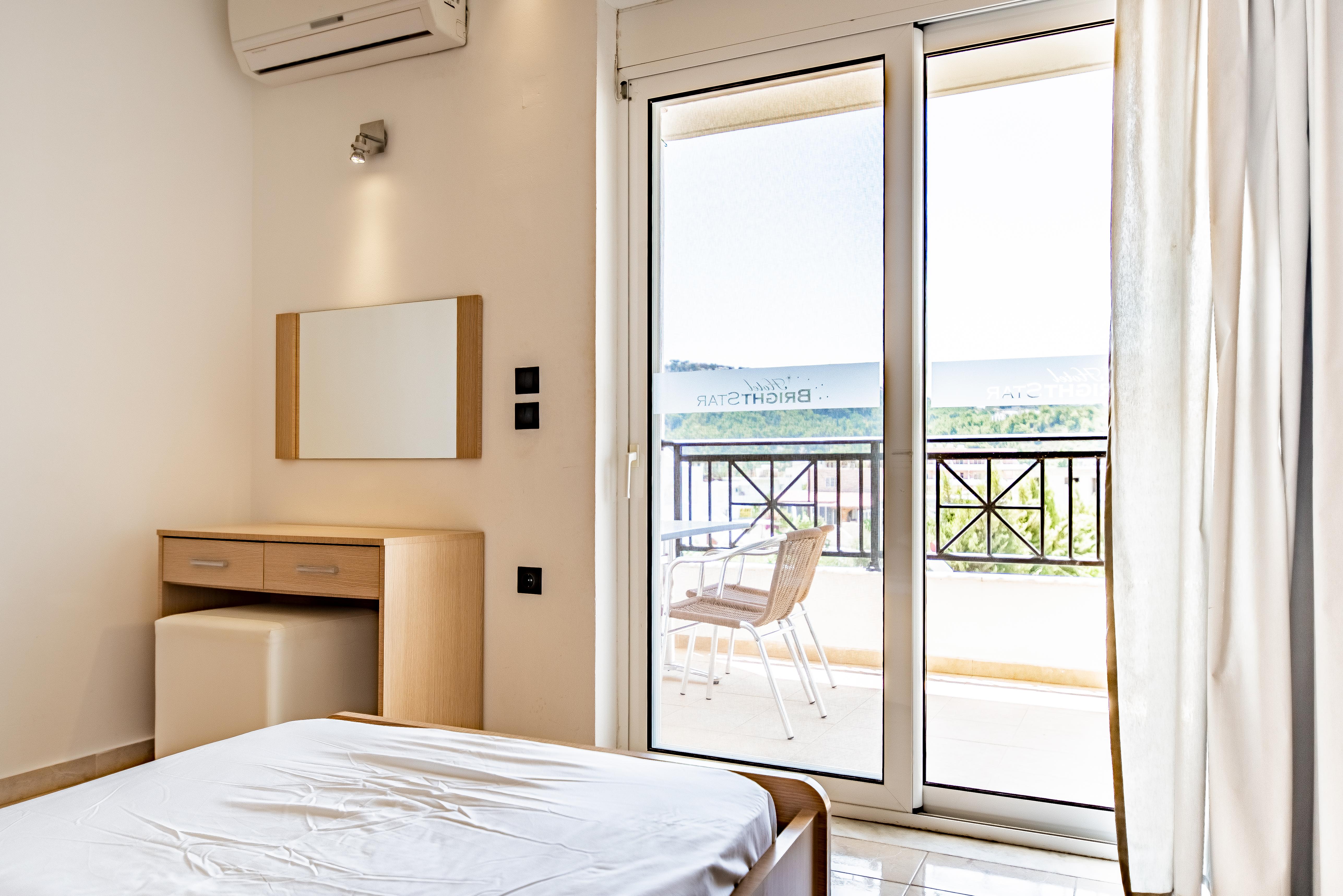 Aparthotel Bright Star 3*