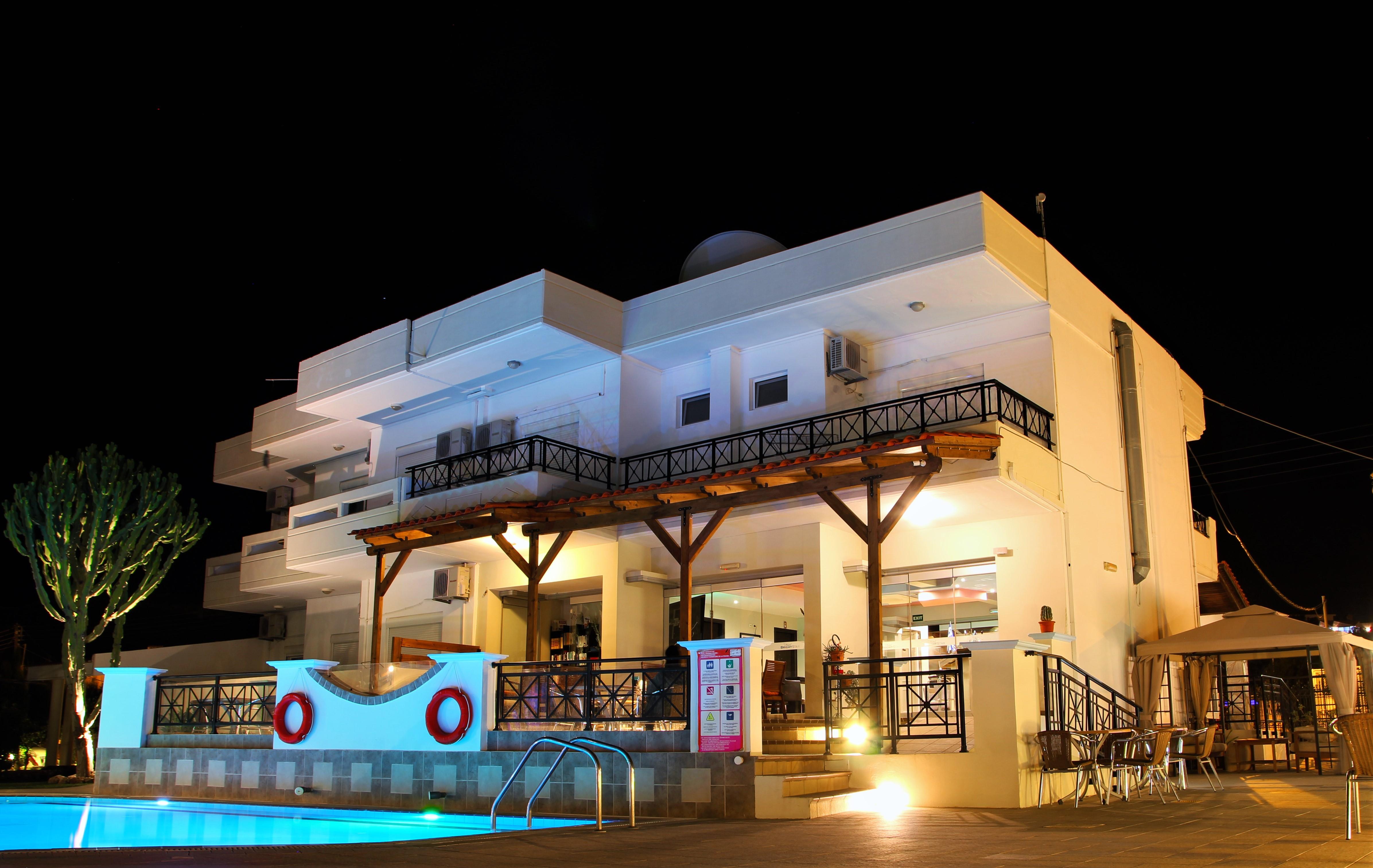 Bright Star Aparthotel 3*