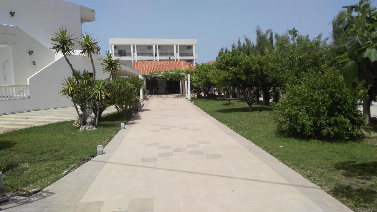 Bright Star Aparthotel 3*