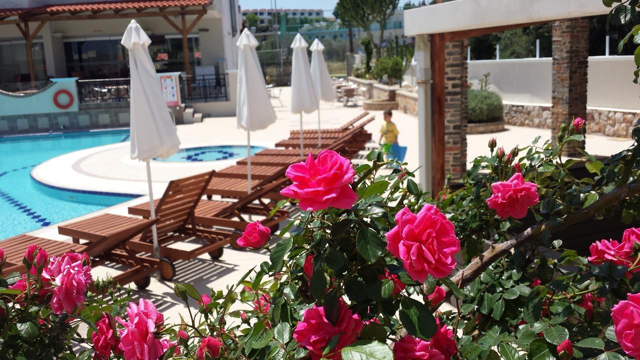 Aparthotel Bright Star 3*