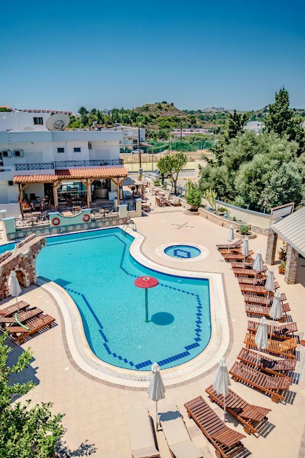 Bright Star Aparthotel